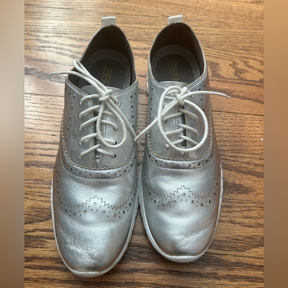 Cole Haan Zerogrand Womens Silver Metallic Wingtip Lace-Up Shoe Size 8.5 - Picture 3 of 3